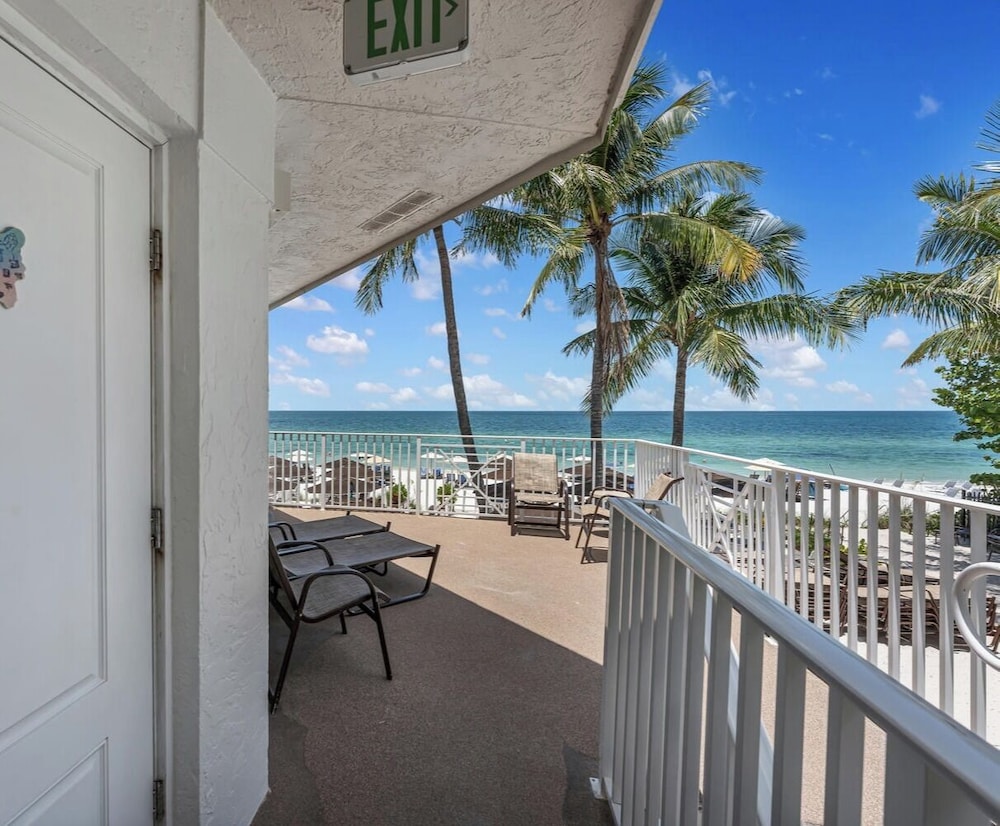 Vanderbilt Beach Resort 61/65