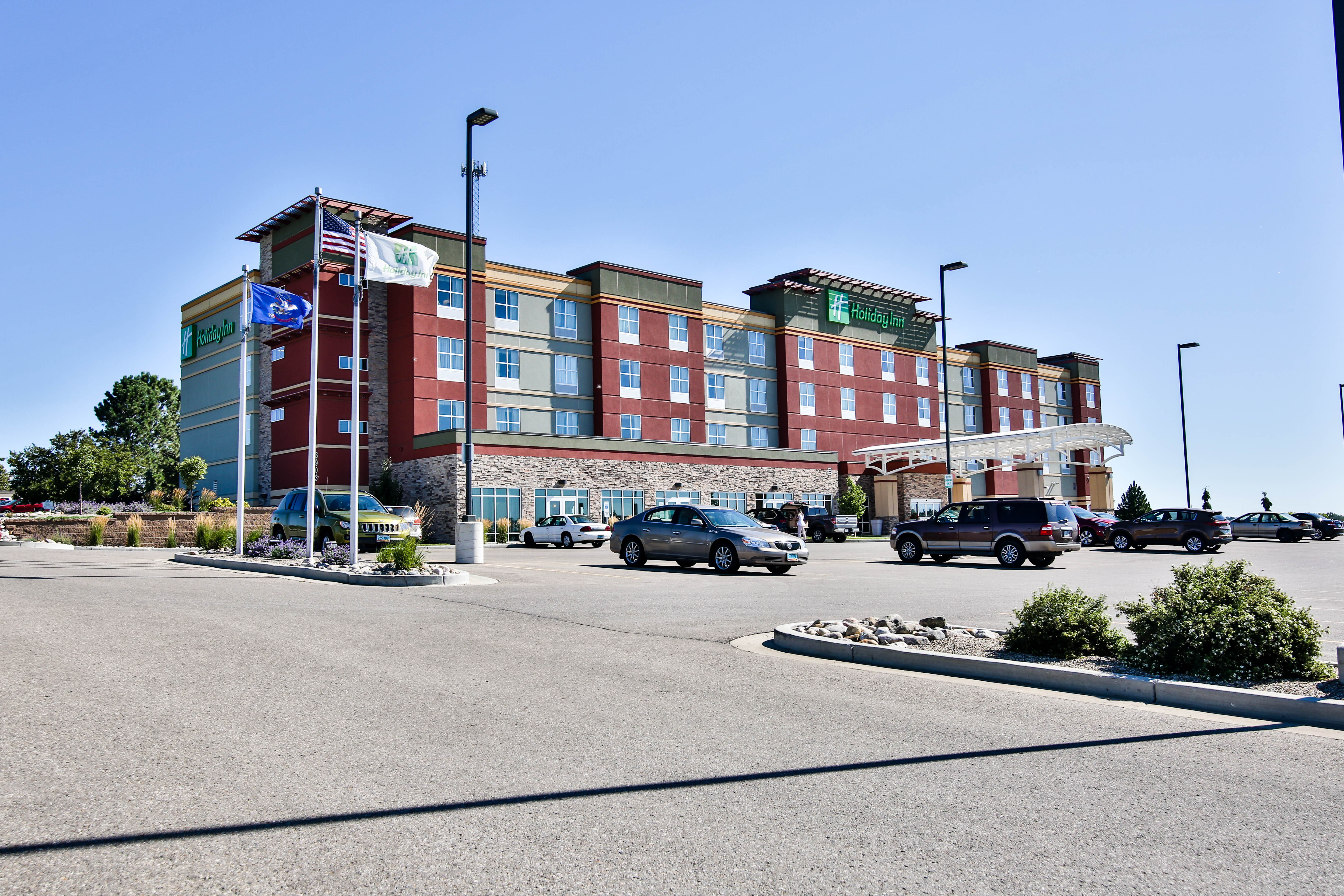 Holiday Inn Bismarck 66/70