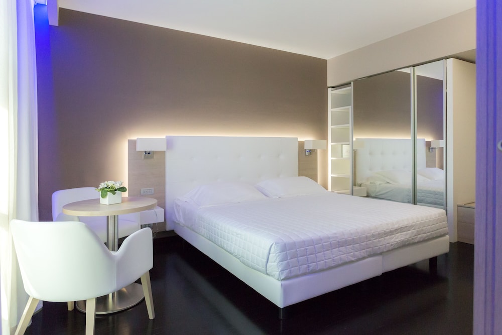 Raffaello Hotel 12/50