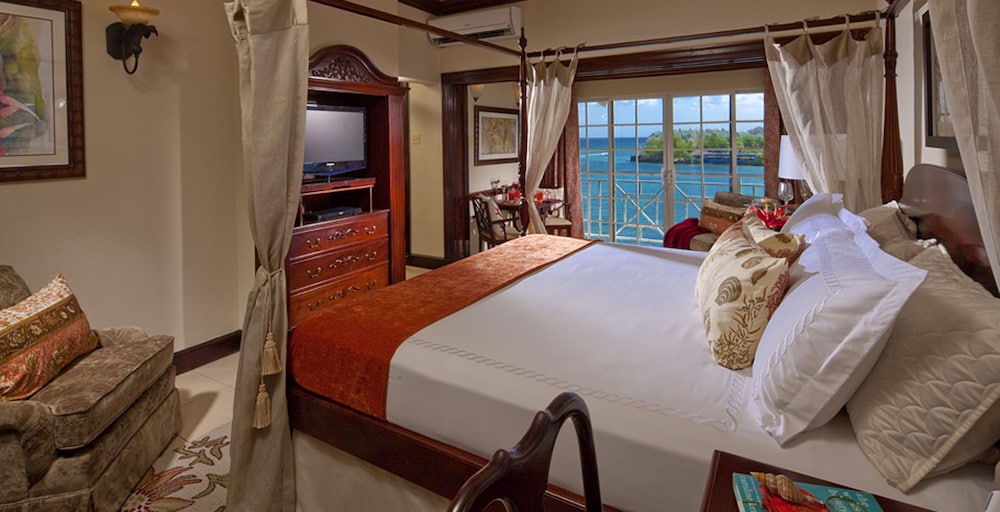 1 Bedroom, Marquis, Suite, King Bed, Ocean Front, Butler