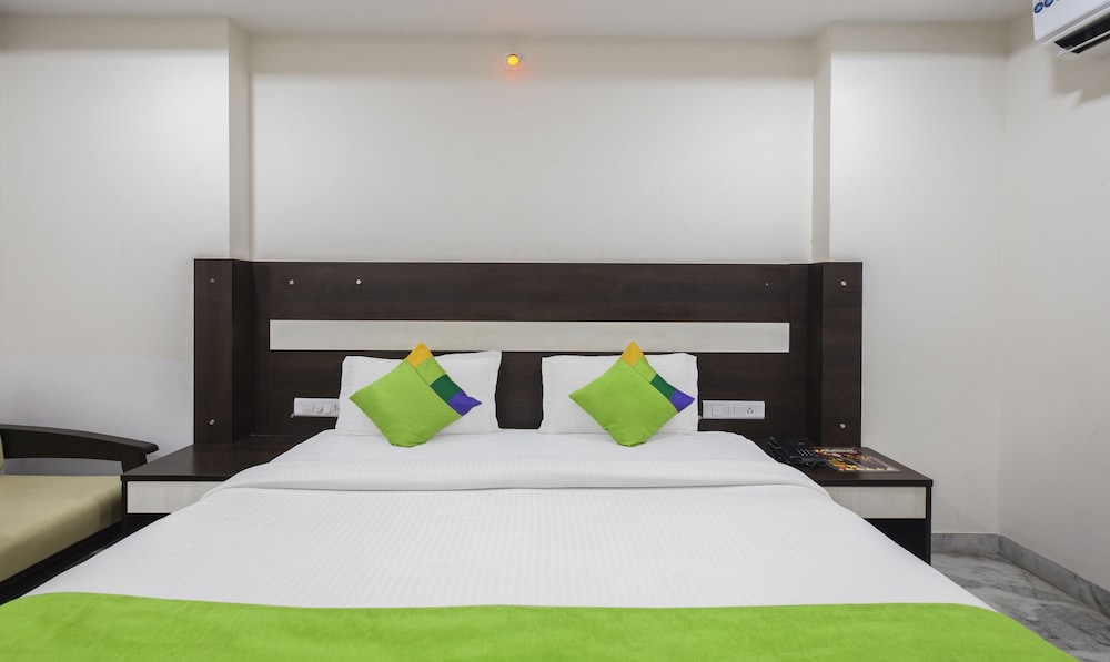 Hotel Royal Dezire 20/48