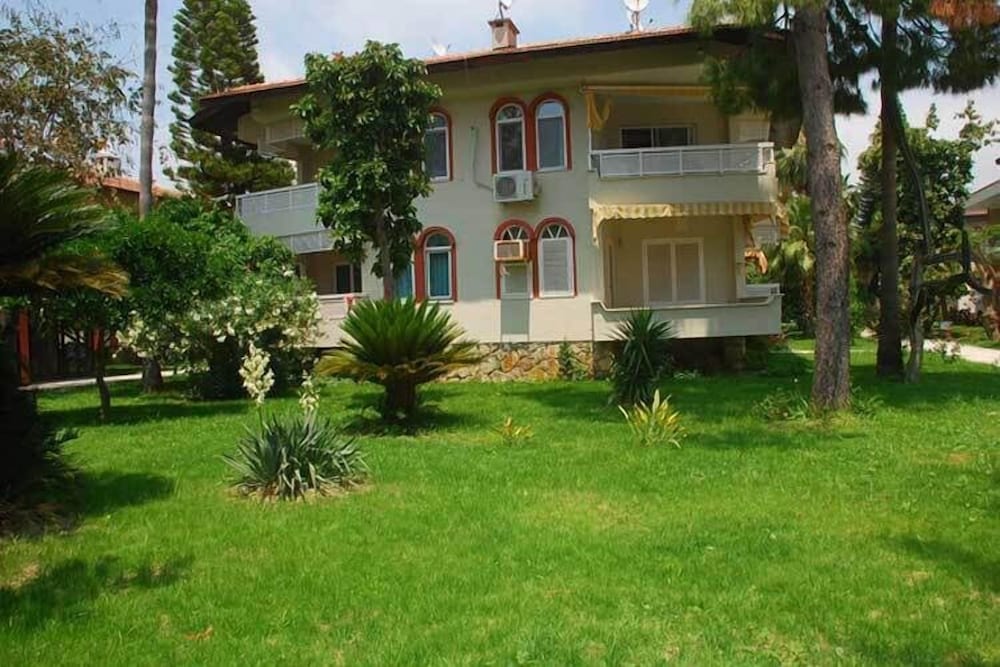 Sirma Hotel 45/50
