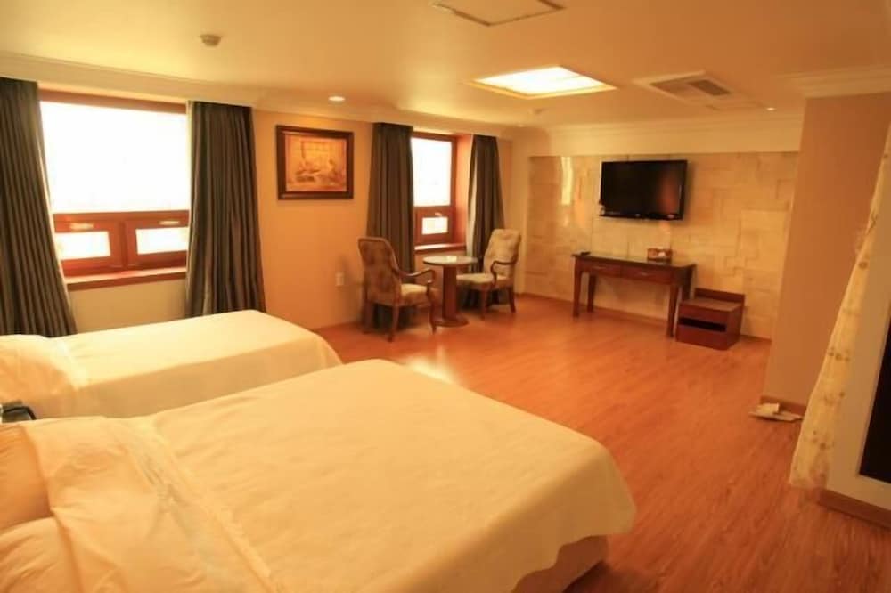 Palace Tourist Hotel 17/29