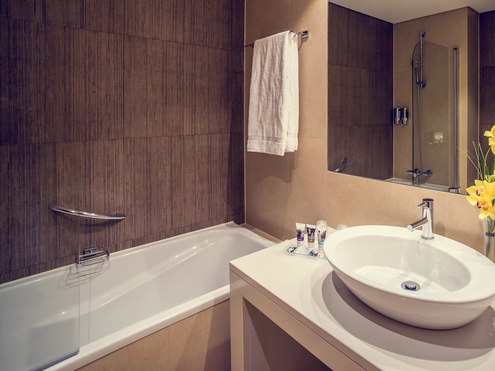 Mercure Lisboa Almada 47/50