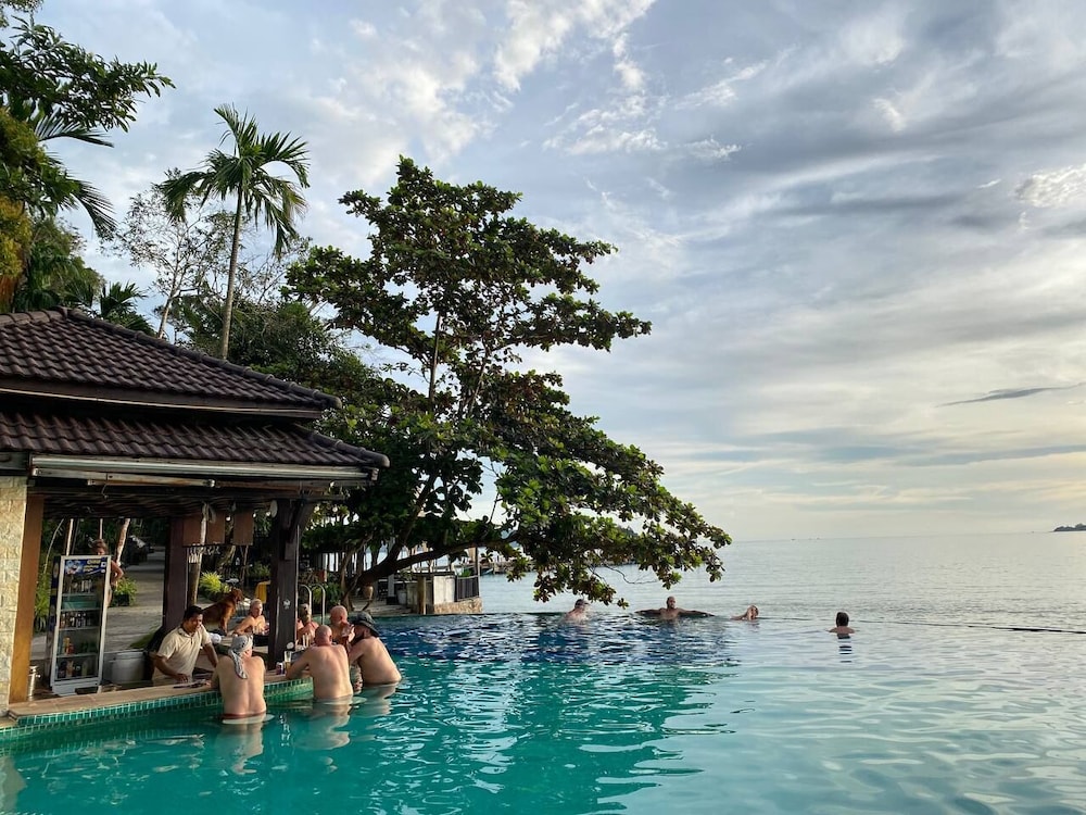 Koh Rong Hill Beach Resort 60/63