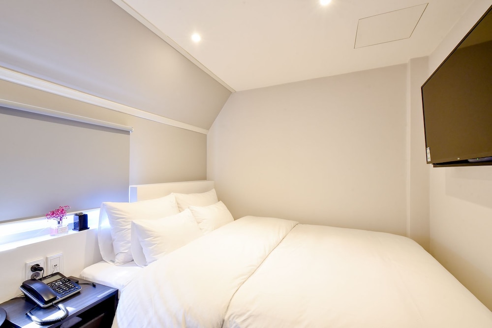 Hotel Maison 7/31