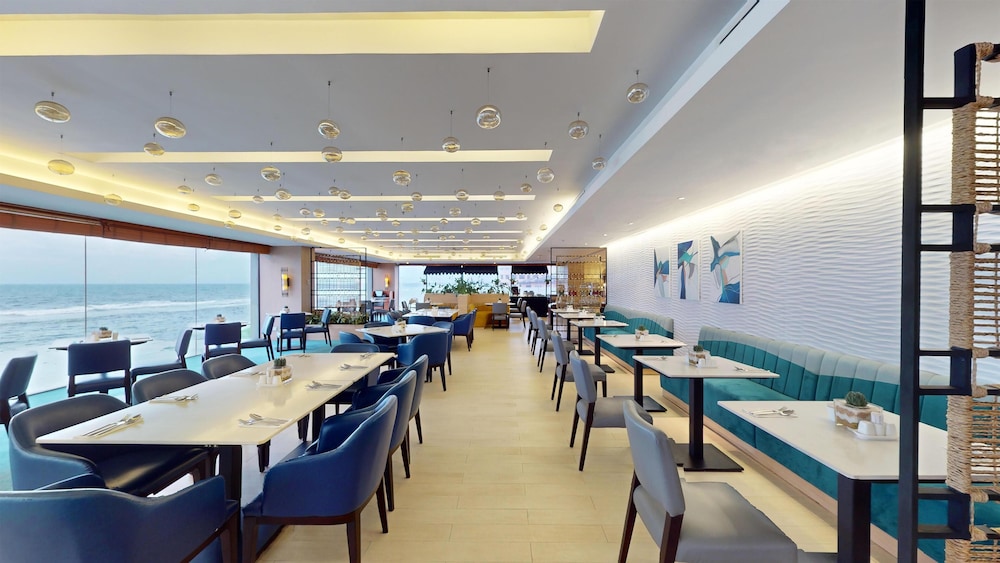 Radisson Hotel Colombo 46/62