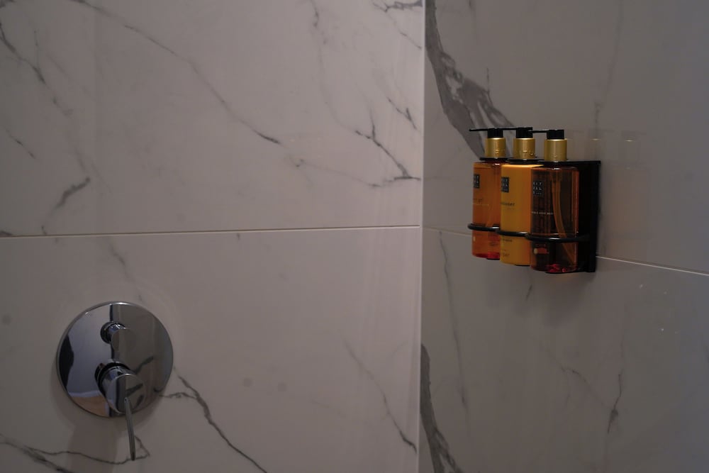 987 Prague Hotel 33/56