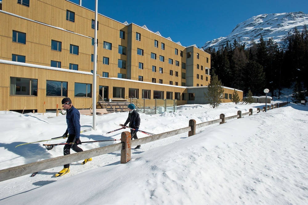 Youth Hostel 59/63