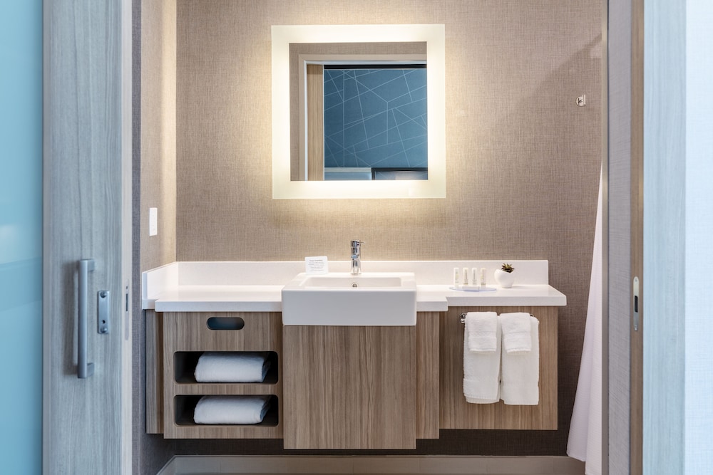 Springhill Suites Columbia 12/34