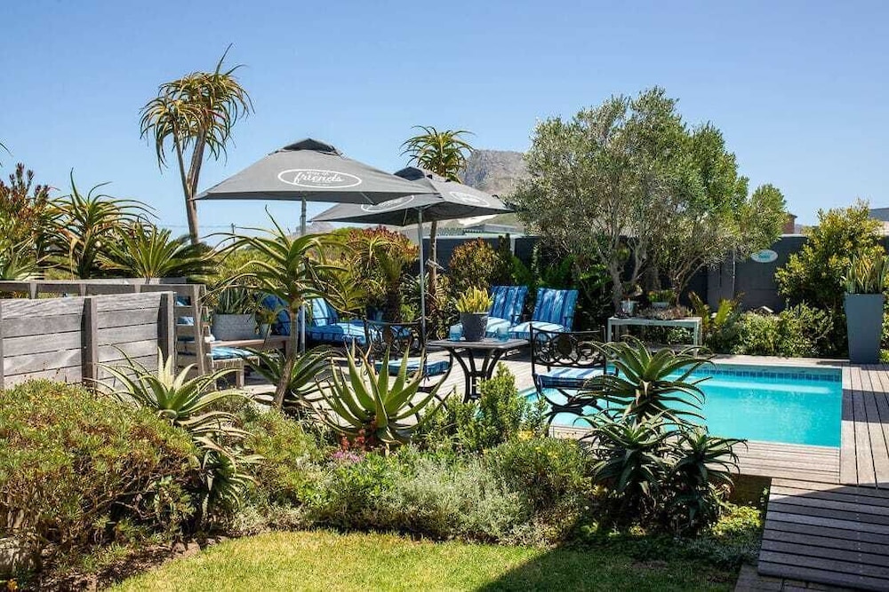 Stay at Friends (Guest house) 44/50