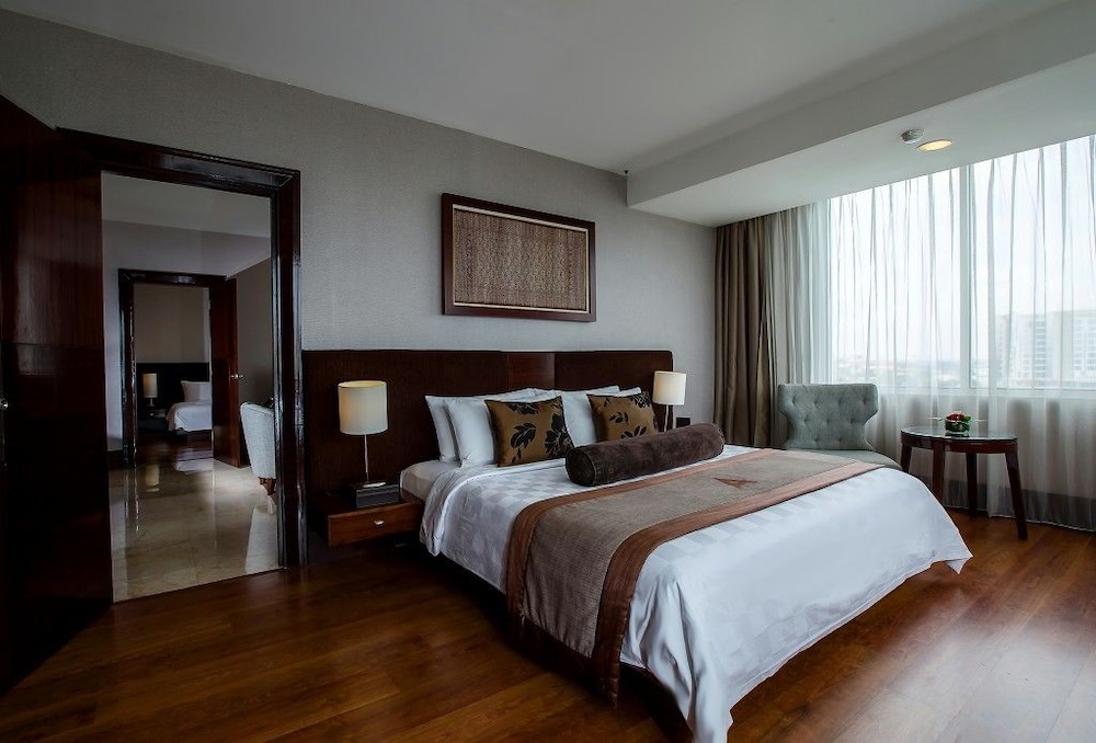 The Arista Hotel 32/74