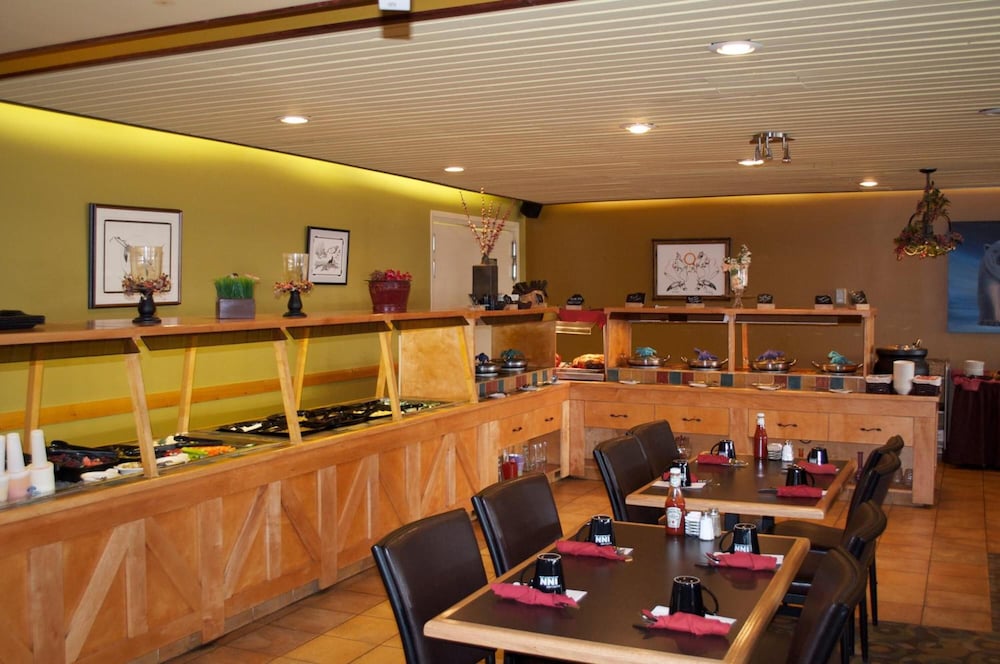 Slave Lake Inn and Conference Centre 36/50