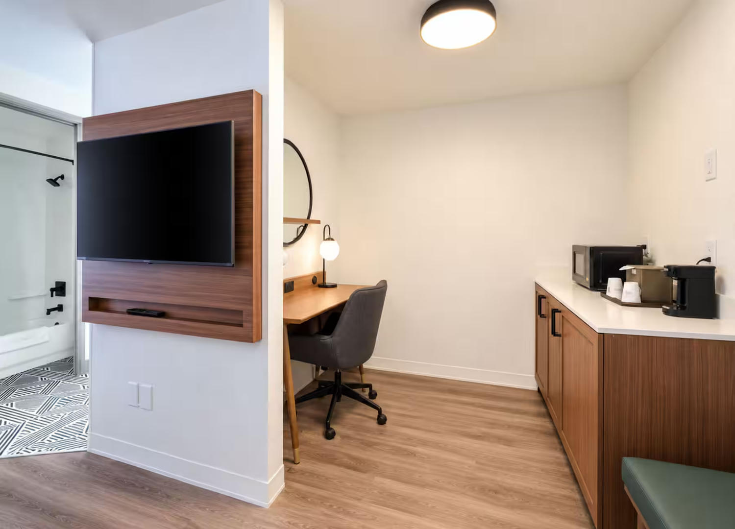 La Quinta Inn & Suites by Wyndham Auburn Hills/Detroit 15/16