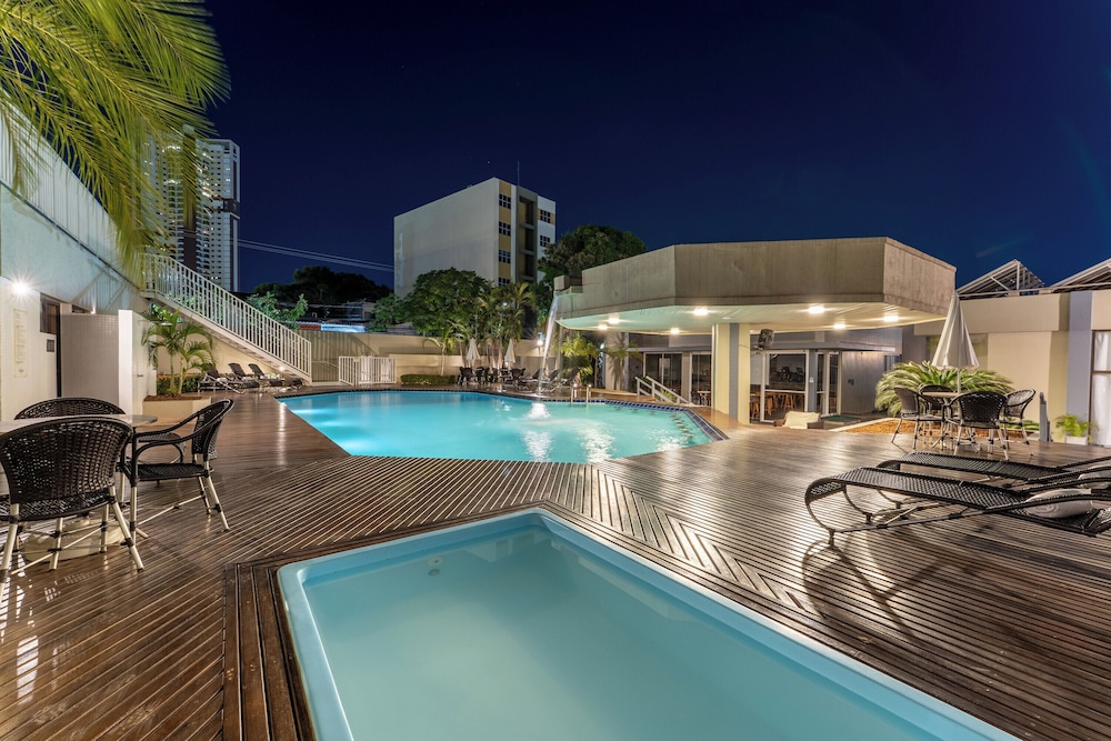 Hotel Deville Prime Cuiaba 84/86