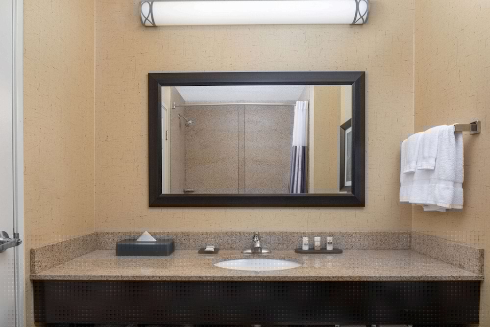La Quinta Inn Suites Warner Robins 25/62