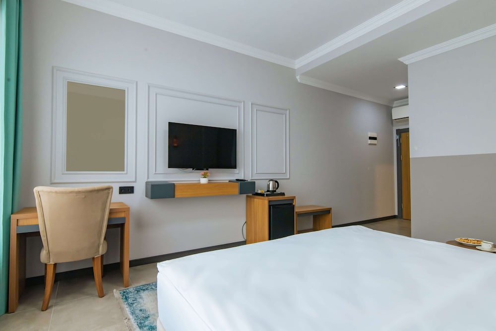 Fevzi Hoca Butik Hotel 24/47