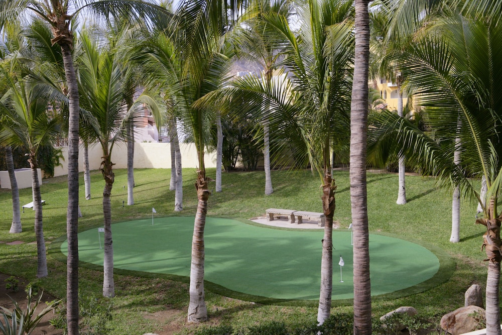 Hacienda Beach Club And Residences 22/50