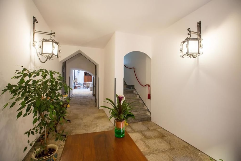 Palazzo Raho 32/40