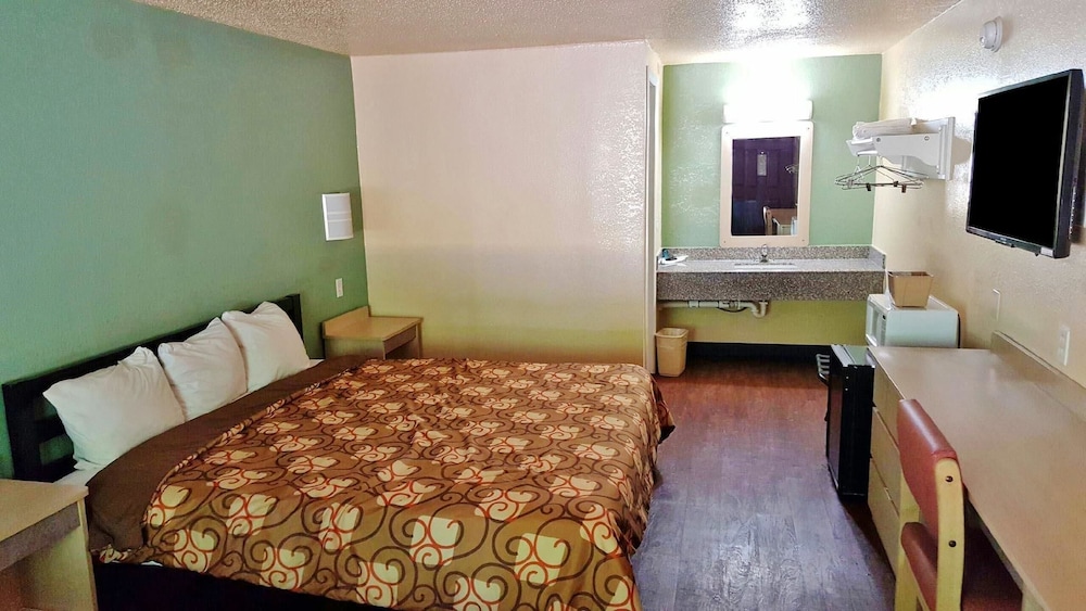 Mentor Home Inn & Suites 18/43