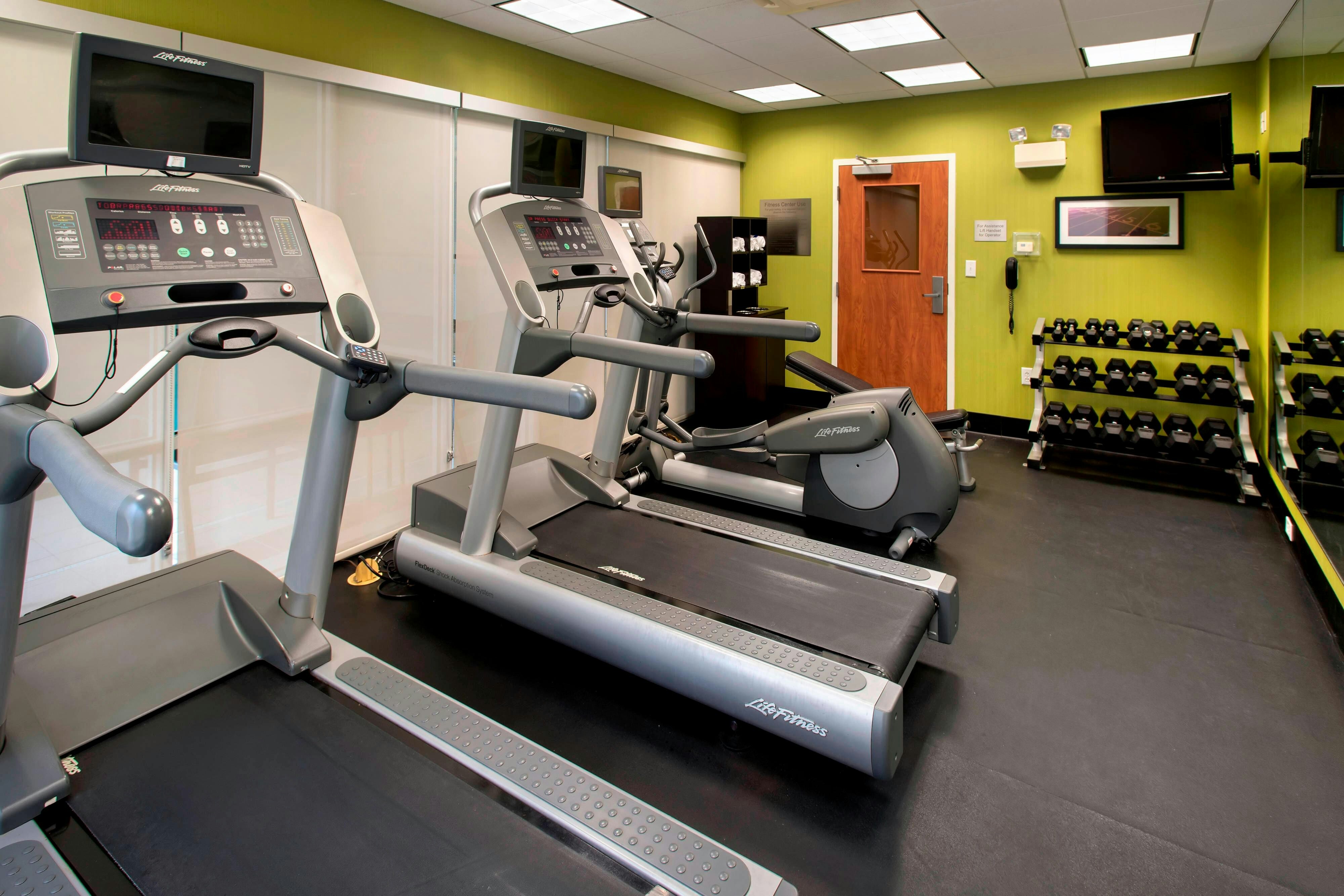 Fairfield Inn Suites Verona 4/12