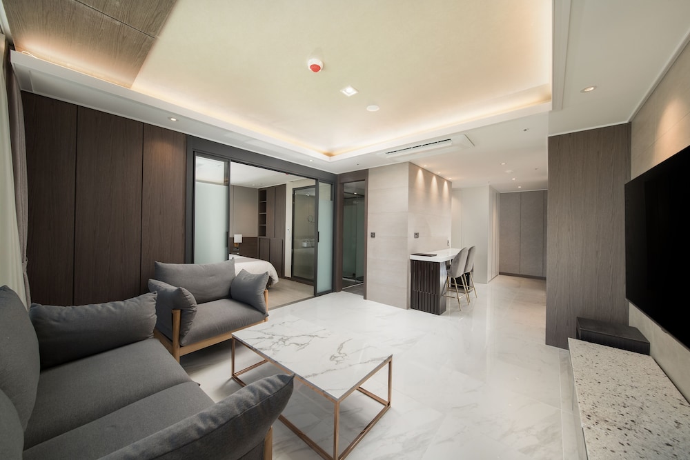 Utop Boutique Hotel and Residence 33/50