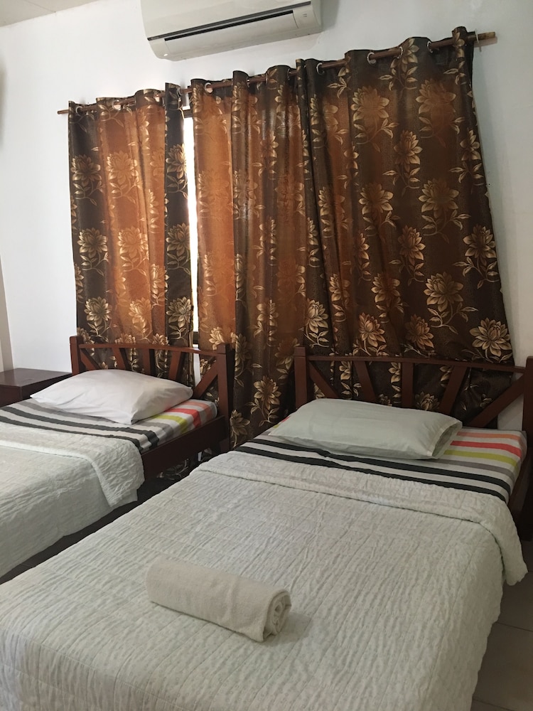 New Eve's Kiosk Dive Resort 19/71
