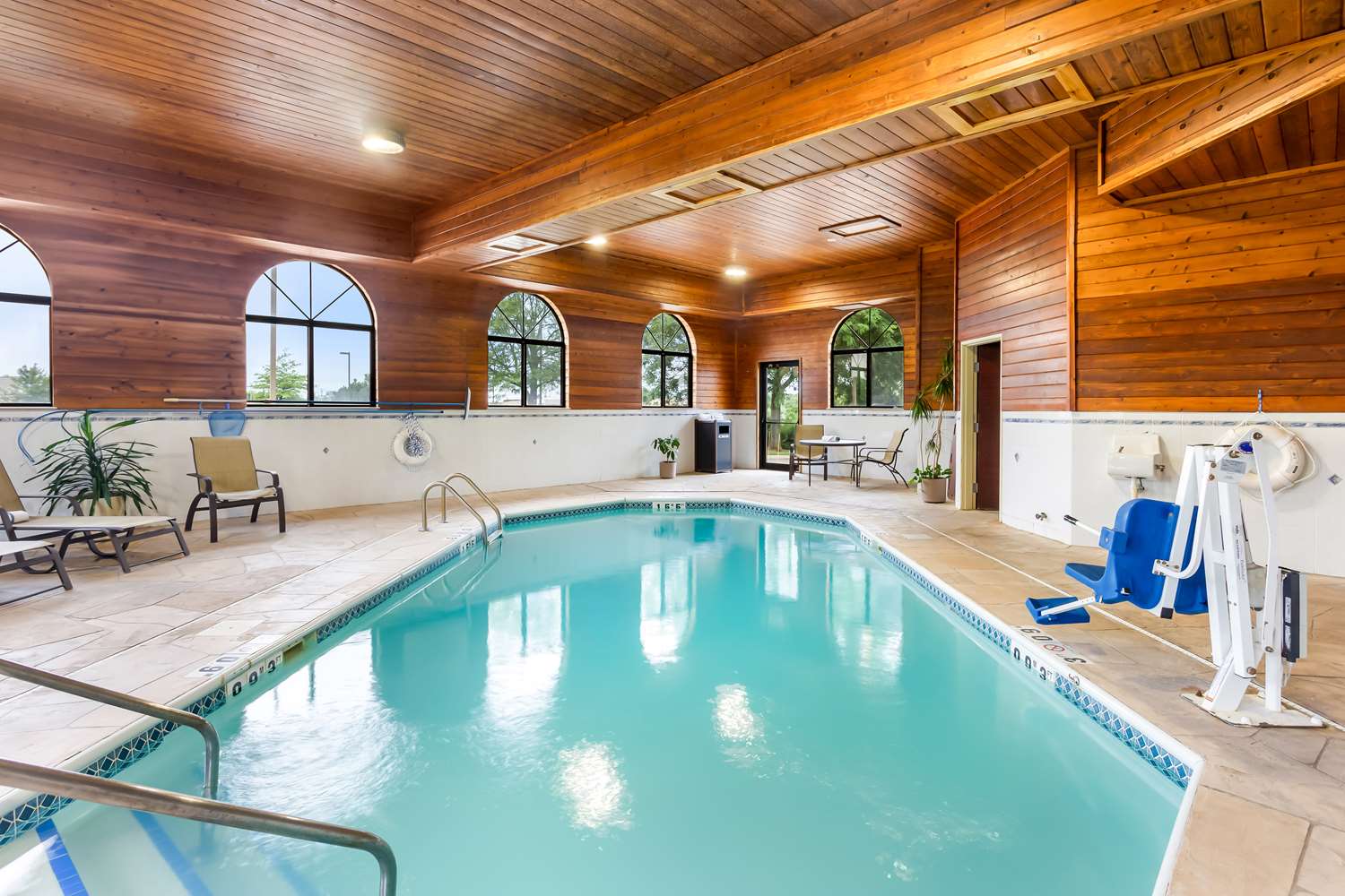 Best Western Oswego Hotel 3/10