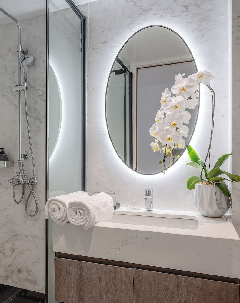 H Hotel Ha Noi 37/37