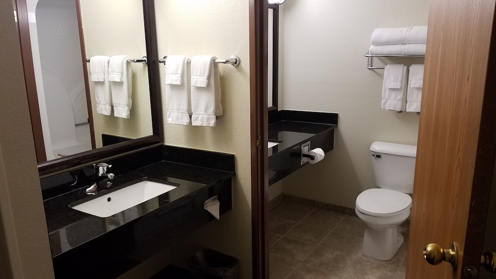 Americinn By Wyndham Rhinelander 10/33
