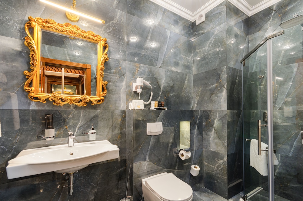 GREGORY Boutique Hotel Chisinau 56/62