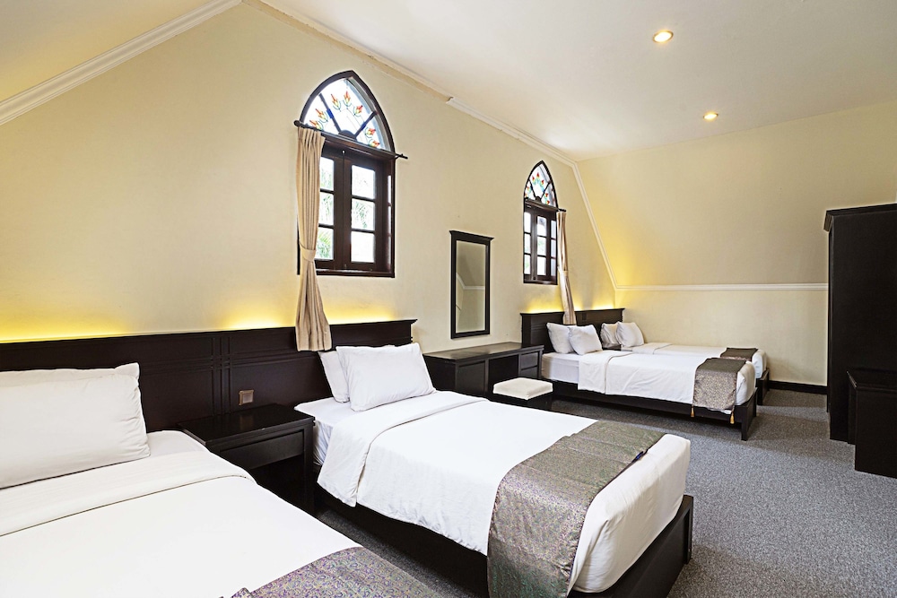 Royal Hotel and Villa Batu 23/61