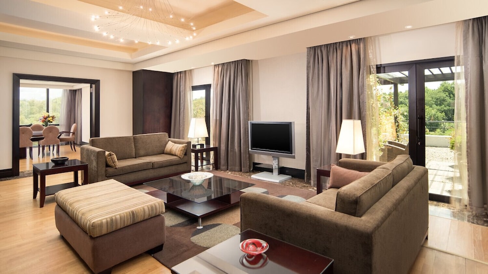 Mak Albania Hotel 43/64