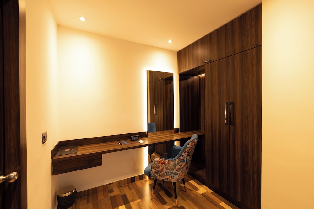 Hyphen Business Hotel 28/50