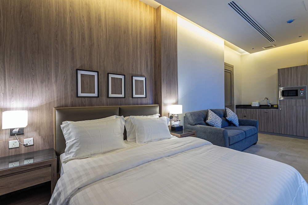 Land Walk Al Taawoun Hotel 13/62