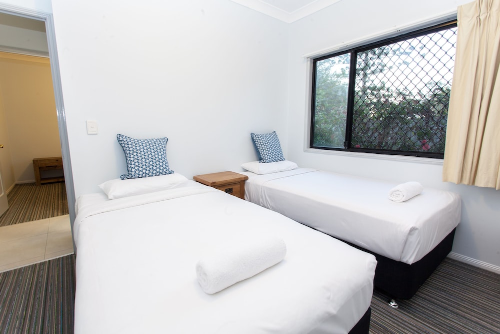 SPRINGWOOD MOTOR INN 15/50