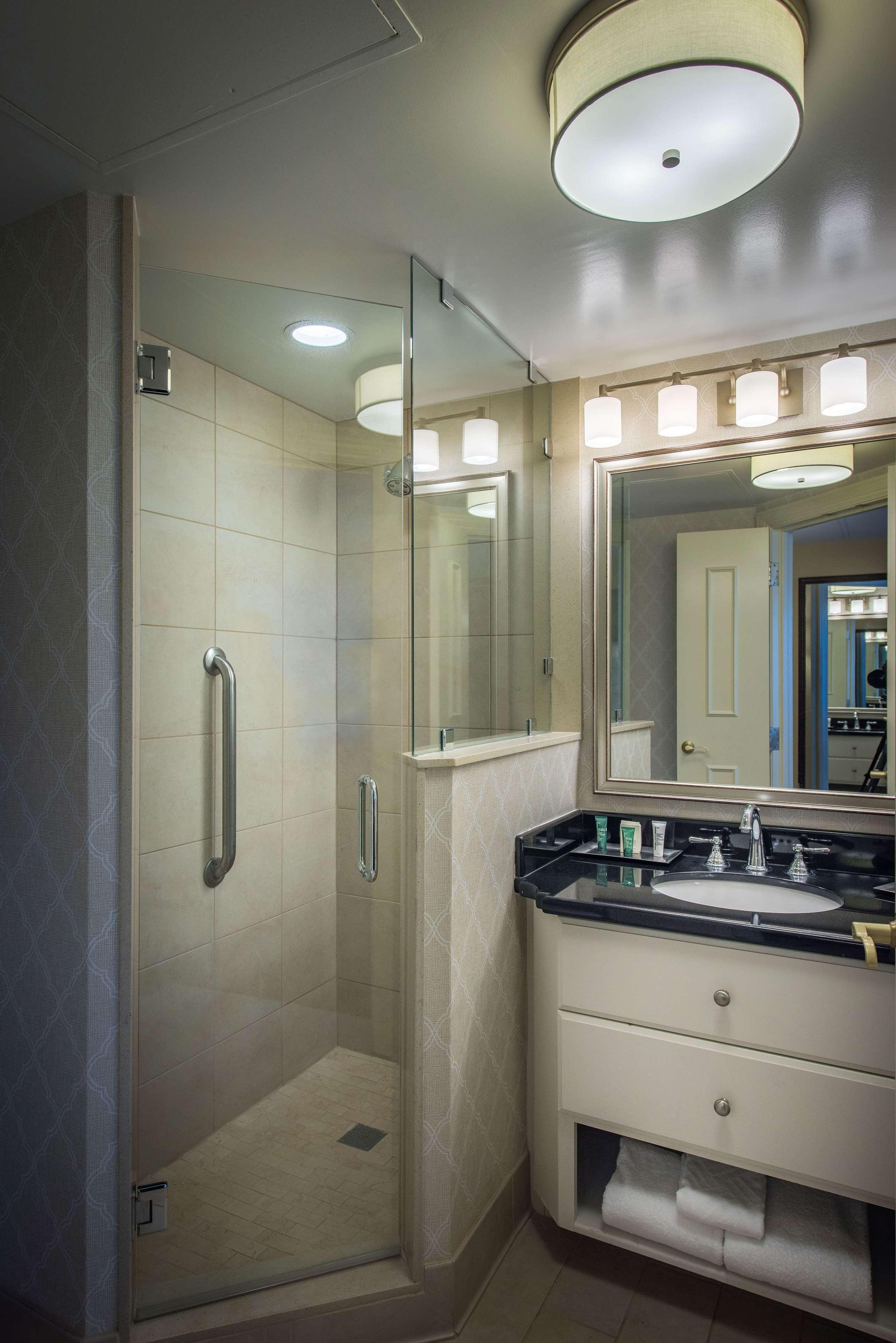 Room, King Bed, River View, Executive Level, Balcony
