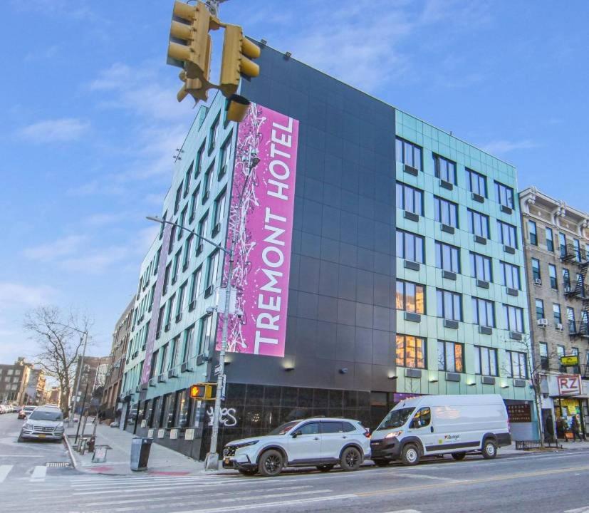 Tremont Hotel Bronx 42/50
