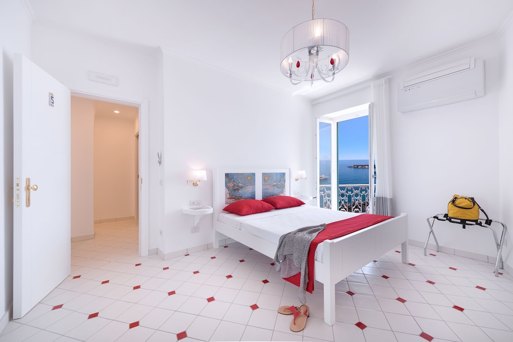 Vista D'amalfi 12/50