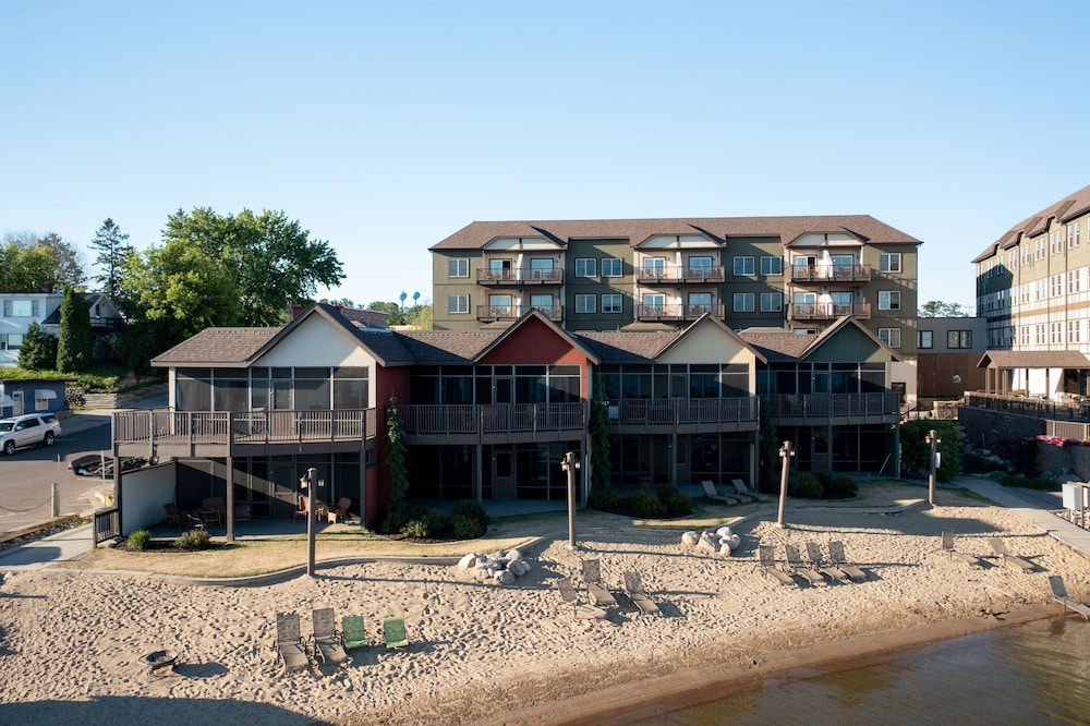 Chase On The Lake Resort Hotel 4/51