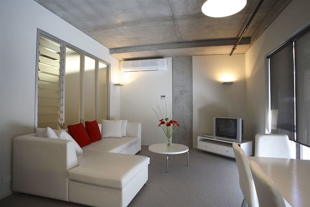 TRIBECA SERVICED APARTMENTS 26/47