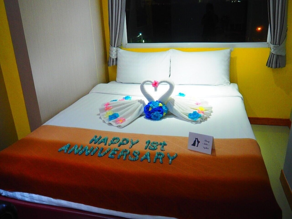 Blue Orchids Hotel 36/66