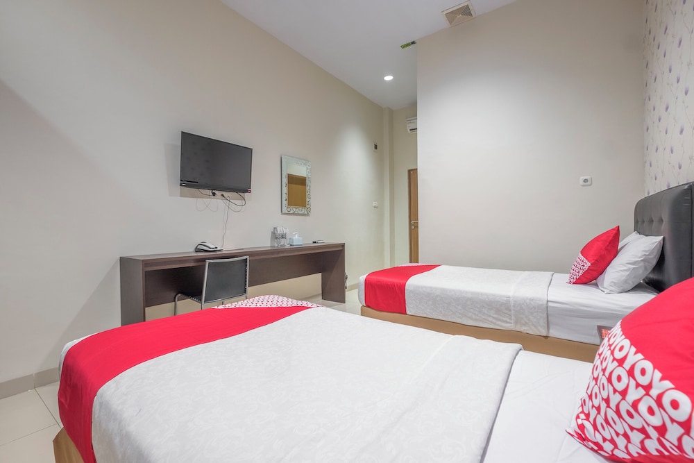 Hotel O Makassar near Pantai Losari formerly Hotel Astra Novilia 19/35