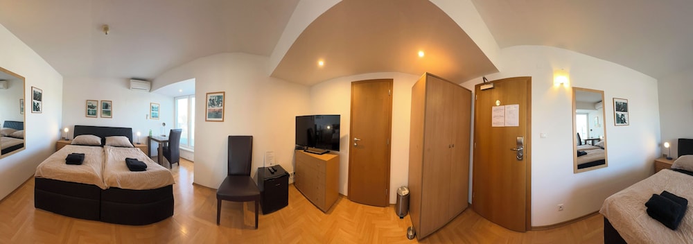 Garni Hotel Muza 25/50