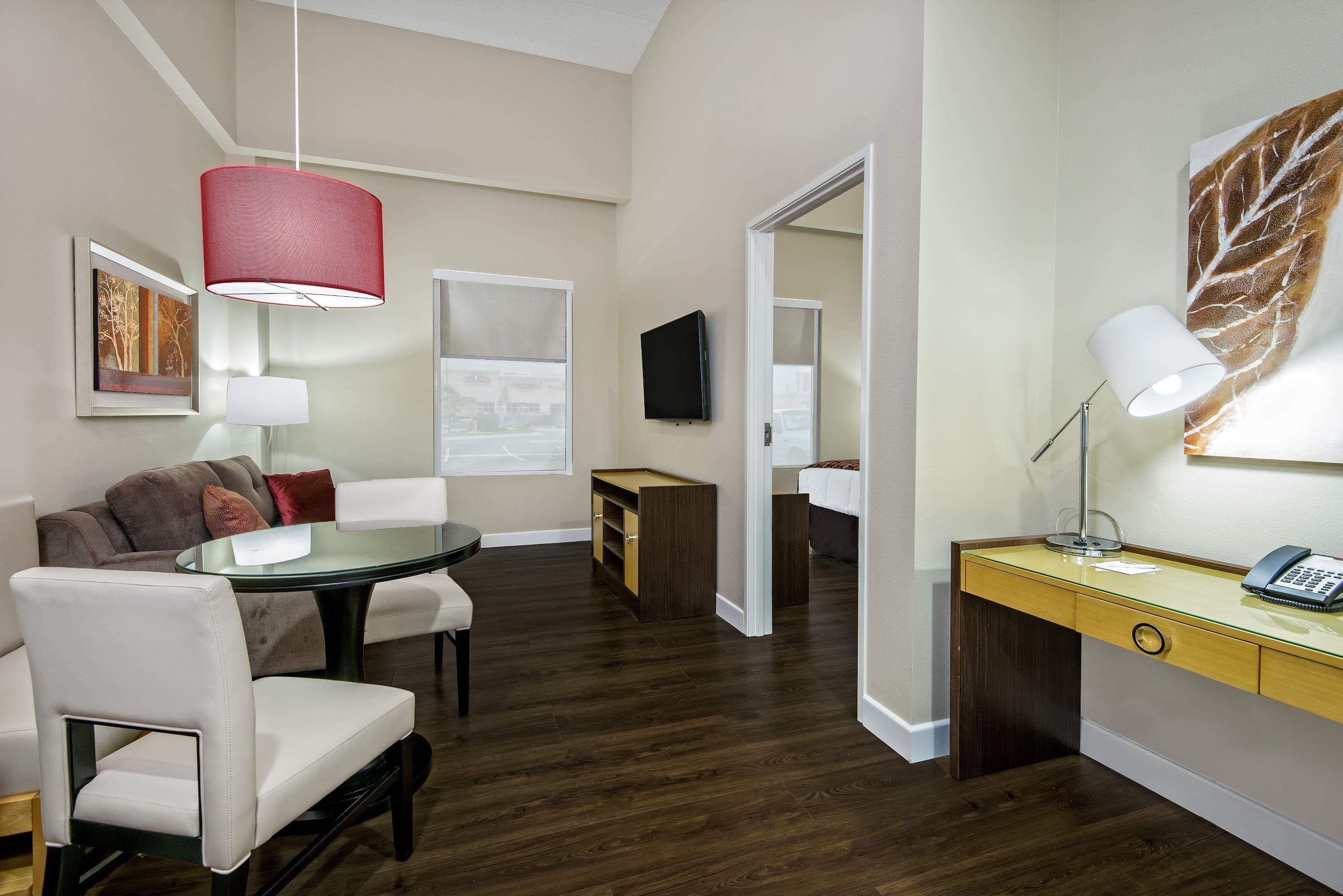 جناح ديلوكس بسرير كينج، Hawthorn Suites By Wyndham Mcallen 2/2