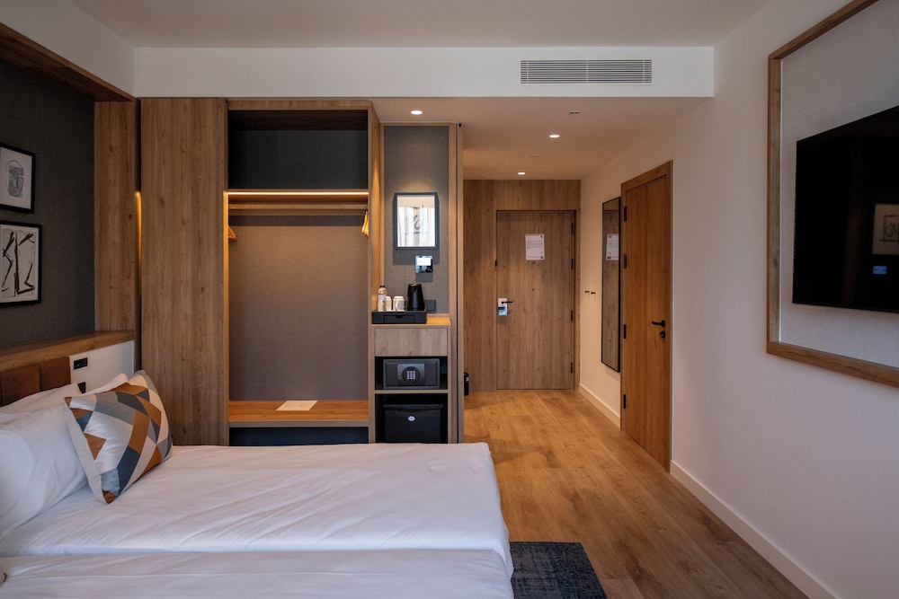 Four Points by Sheraton Barcelona Airport 7/50