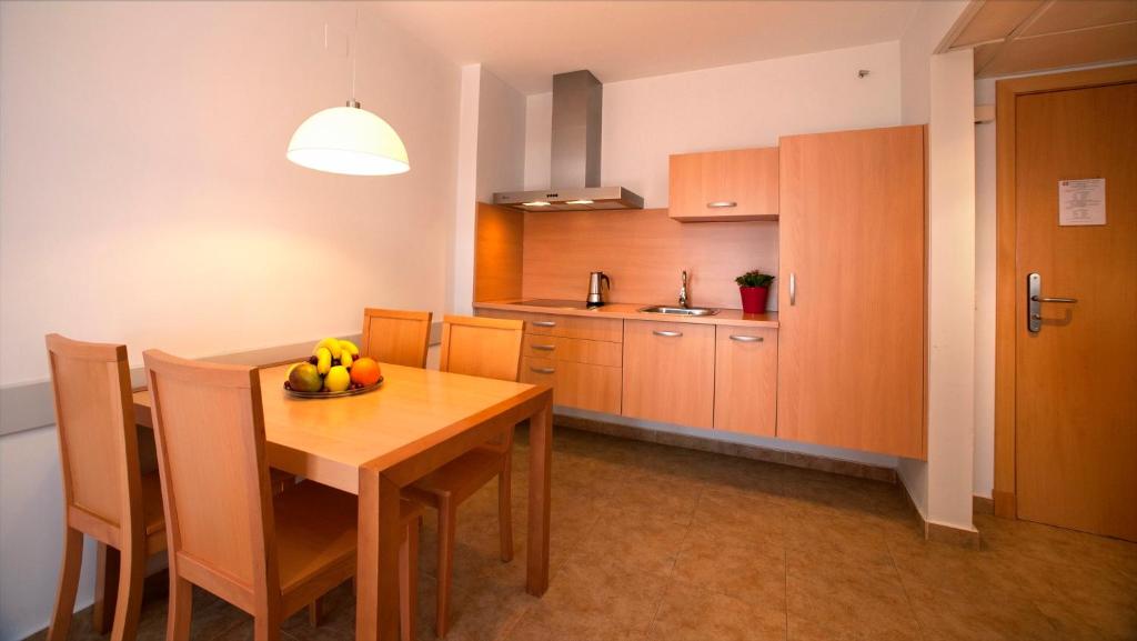 Leo Punta Umbria III Adults Only 16/23