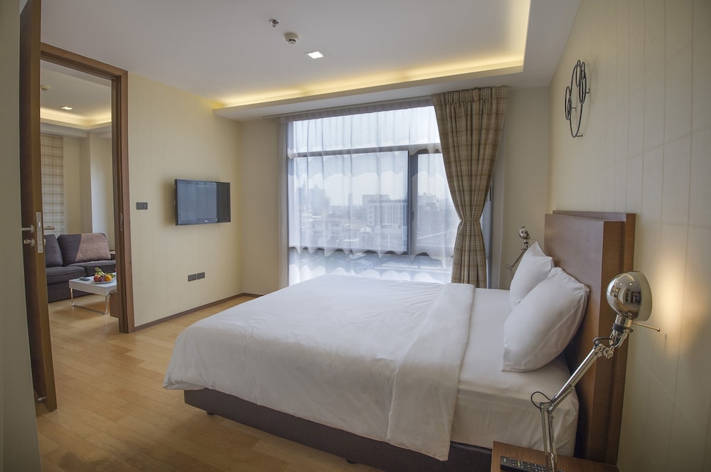 Marvin Suites 21/50