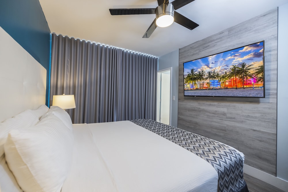 Colony Hotel 28/61