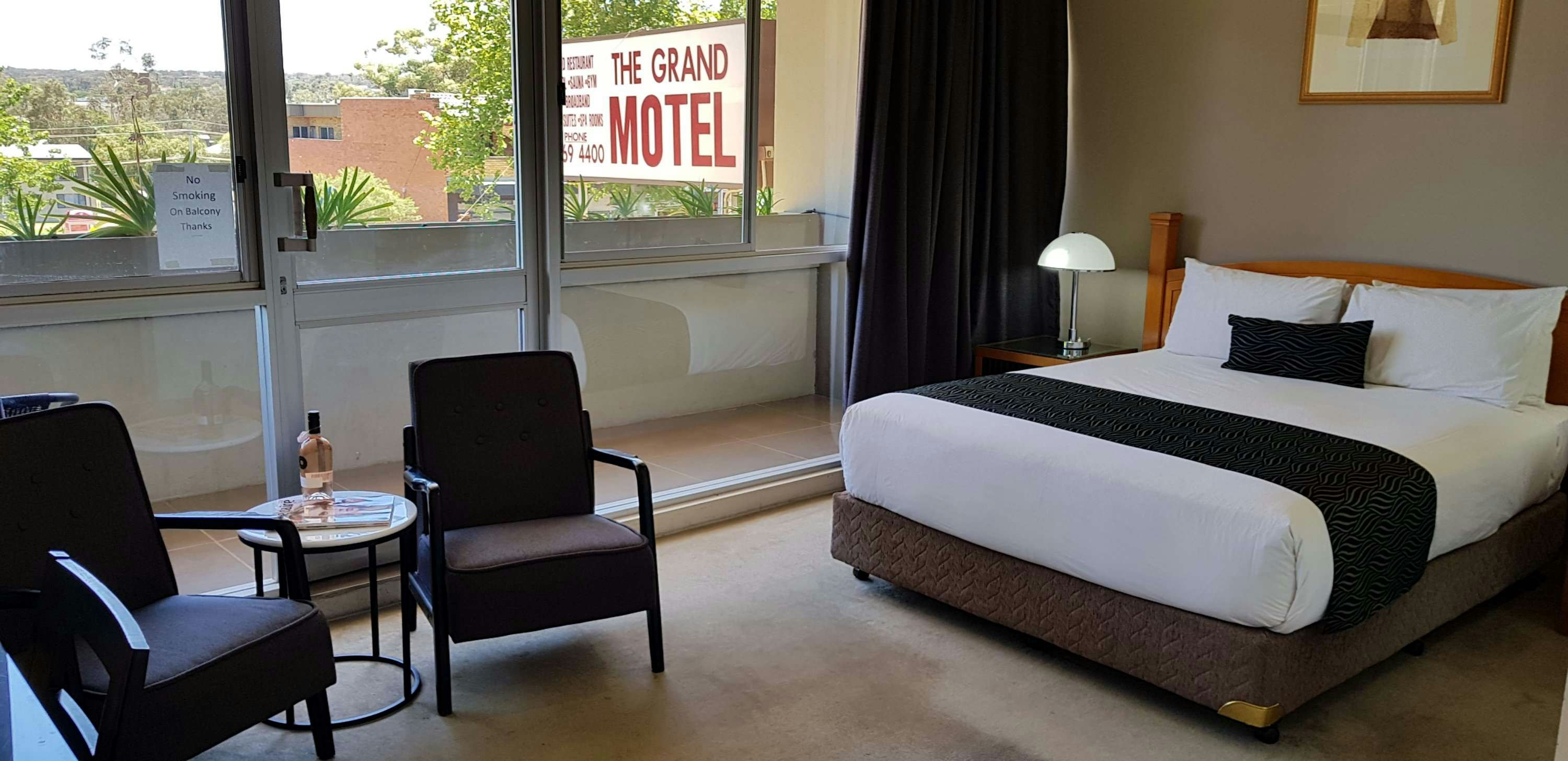The Grand Motel 16/68